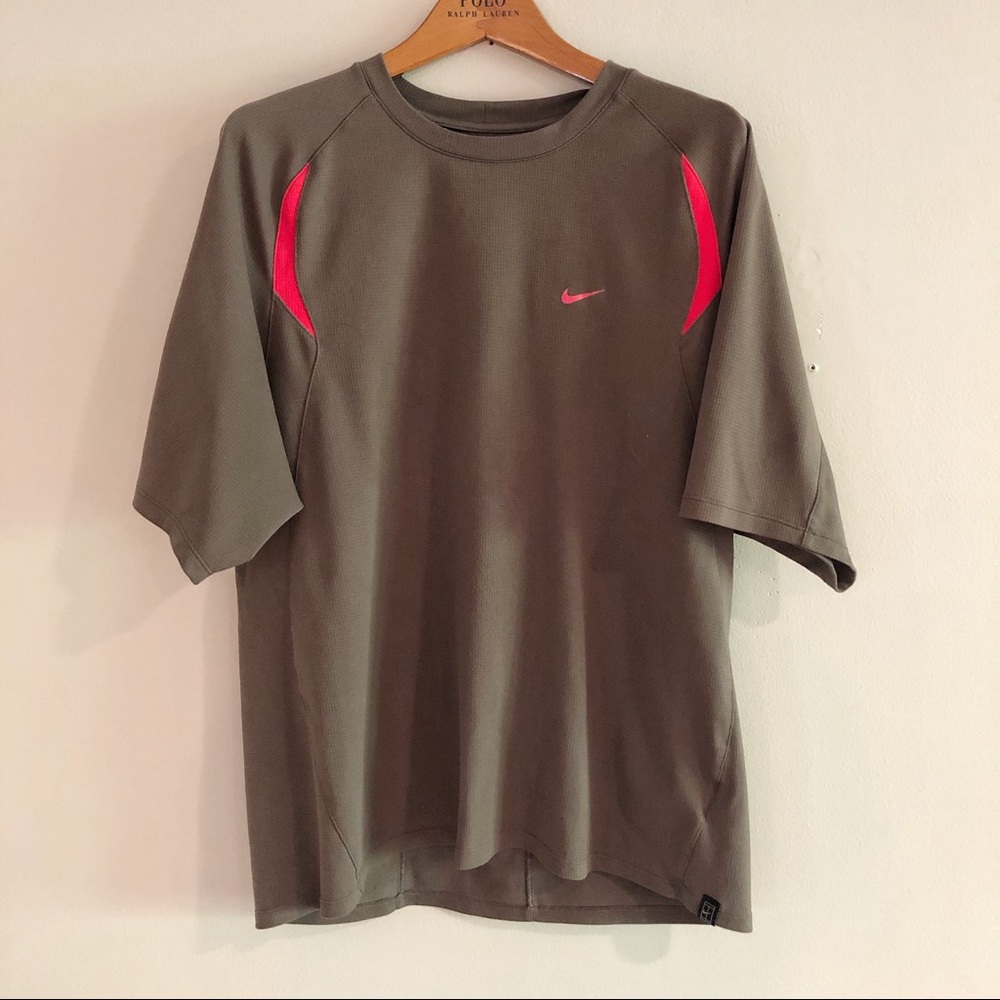 Nike FIT DRY Men’s T-Shirt | Size Large